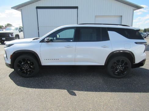 Certified 2024 Chevrolet Traverse RS w/ LPO, Floor Liner Package image 8