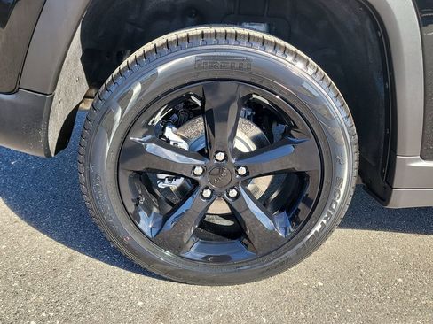 New 2026 Jeep Grand Cherokee Limited w/ Limited Altitude Package AWD/4WD image 6