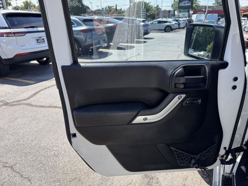 Used 2012 Jeep Wrangler Unlimited Sahara w/ Dual Top Group AWD/4WD image 20