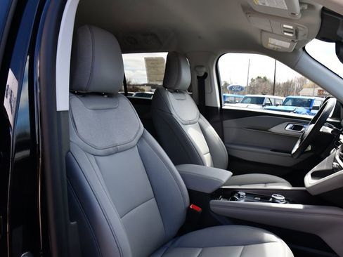 New 2026 Ford Explorer Active image 16