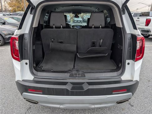 Used 2023 GMC Acadia SLT image 13
