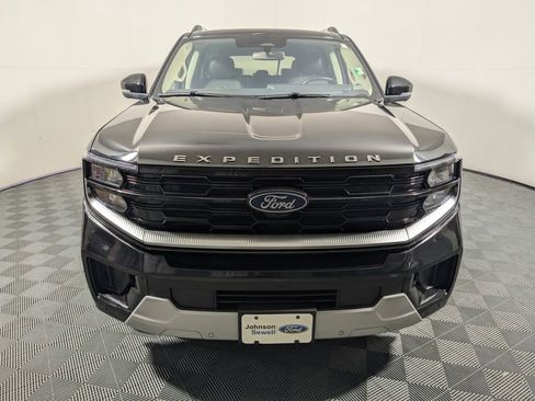 Certified 2025 Ford Expedition Platinum AWD/4WD image 3