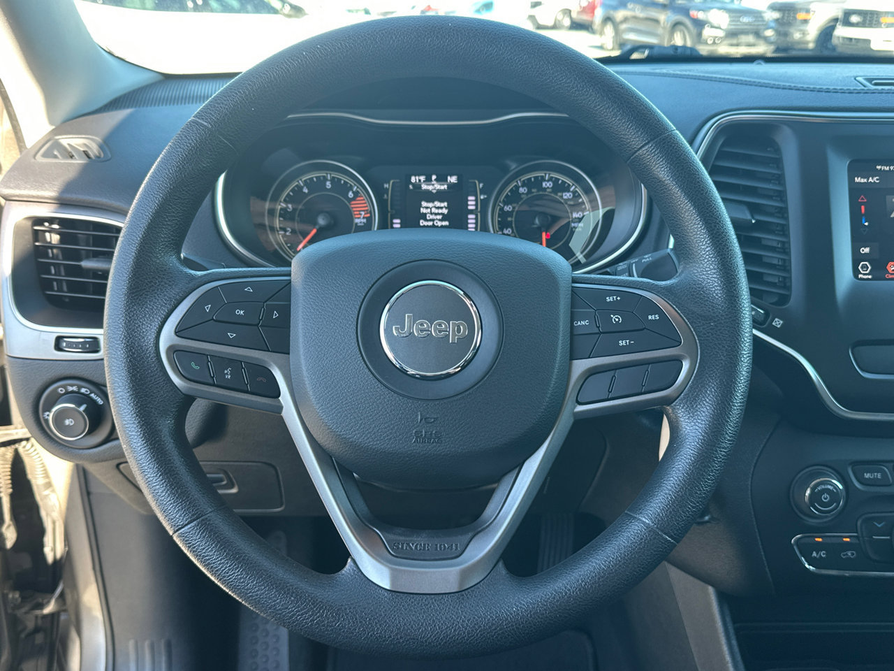 Used 2019 Jeep Cherokee Latitude w/ Popular Appearance Group FWD image 23