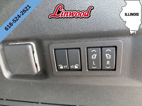 Used 2024 GMC Yukon AT4 AWD/4WD image 13