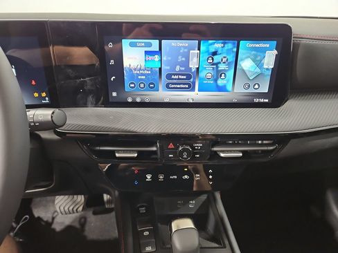 New 2026 Nissan Kicks SR AWD/4WD image 18