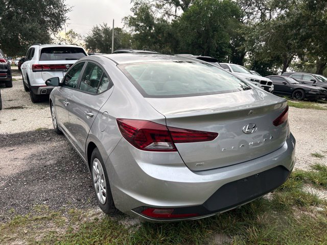Used 2020 Hyundai Elantra SE FWD image 3