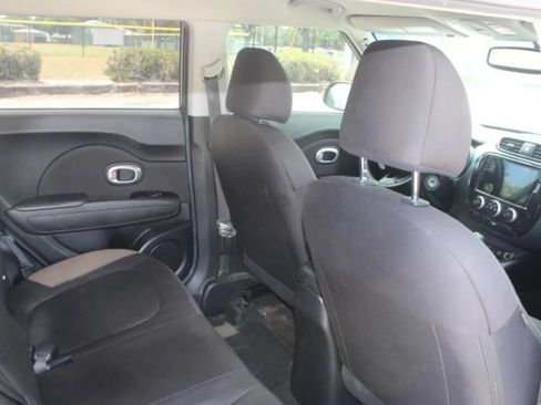 Used 2017 Kia Soul FWD image 25