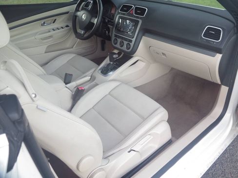 Used 2008 Volkswagen Eos 2.0T FWD image 14