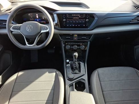 Certified 2024 Volkswagen Taos SE w/ Panoramic Sunroof Package AWD/4WD image 15