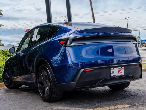 Used 2026 Tesla Model Y AWD image 21