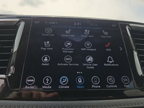 Used 2018 Chrysler Pacifica Limited w/ Tire & Wheel Group FWD image 23
