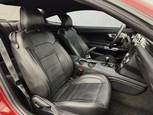 Used 2018 Ford Mustang GT Premium w/ GT Performance Package RWD image 33