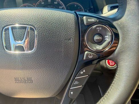 Used 2017 Honda Accord EX-L image 10