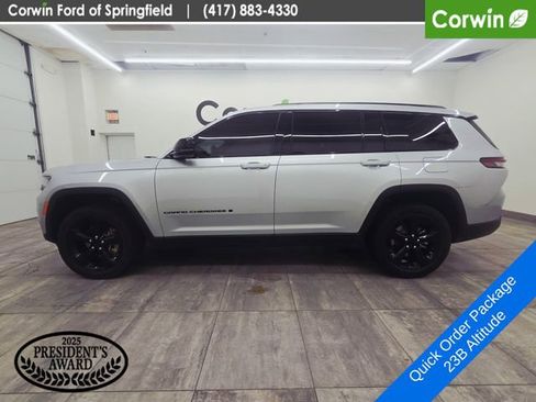 Used 2023 Jeep Grand Cherokee L Laredo AWD/4WD image 2