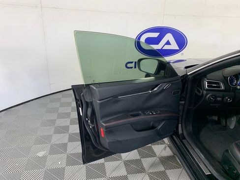 Used 2017 Maserati Ghibli RWD image 13