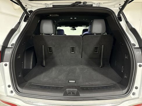 Used 2023 Buick Enclave Essence image 23