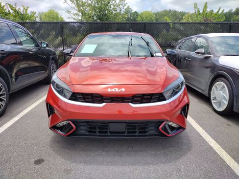 Used 2023 Kia Forte GT-Line w/ GT-Line Premium Package FWD image 2
