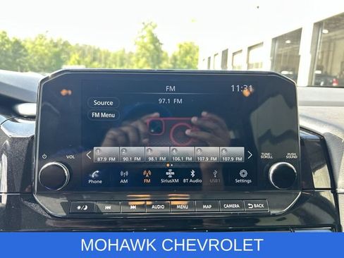 Used 2024 Nissan Pathfinder SL AWD/4WD image 13