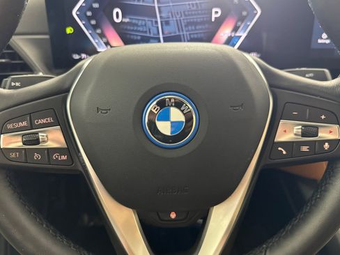 Used 2023 BMW i4 eDrive40 w/ Premium Package RWD image 11