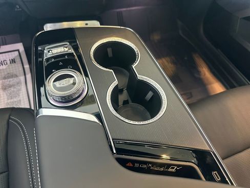 New 2026 Cadillac Lyriq Premium Luxury image 15