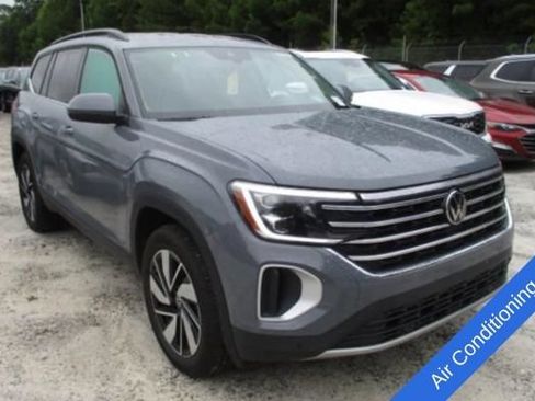Used 2025 Volkswagen Atlas SE AWD/4WD image 9