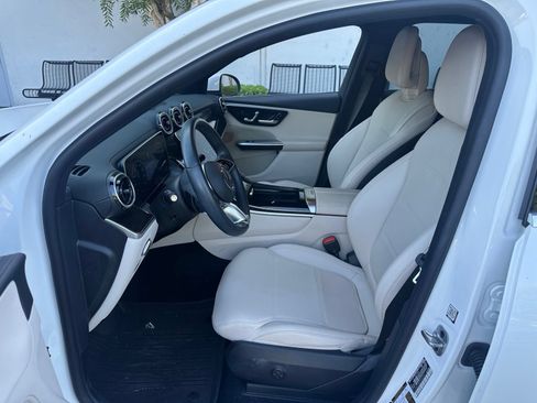 Used 2023 Mercedes-Benz GLC 300 image 2