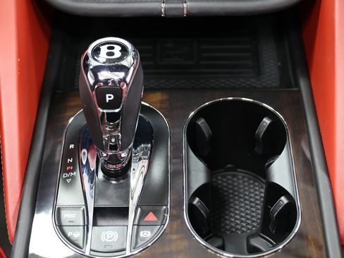 Used 2022 Bentley Bentayga AWD/4WD image 45