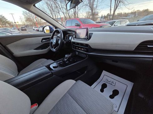 Used 2023 Nissan Rogue SV image 21