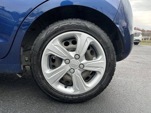 Used 2022 Chevrolet Spark LS image 31