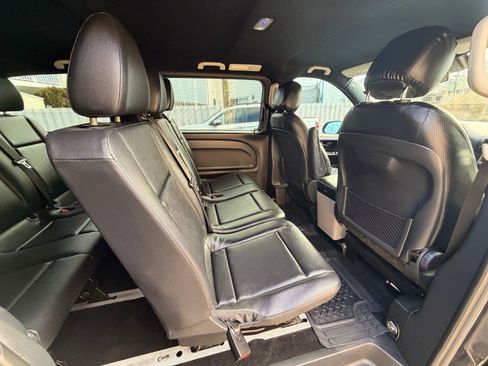 Used 2017 Mercedes-Benz Metris Passenger image 30