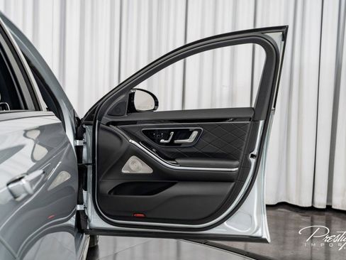 Used 2025 Mercedes-Benz S 580 4MATIC Sedan image 36