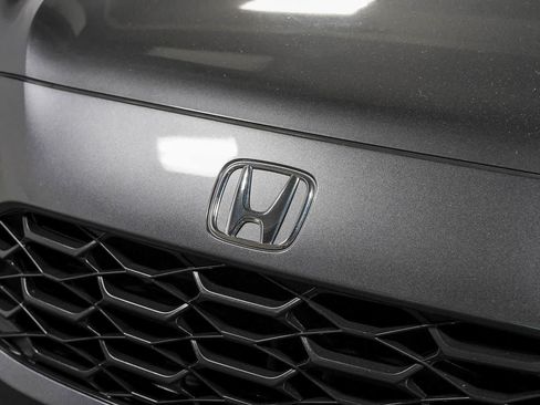 Used 2025 Honda HR-V LX image 8