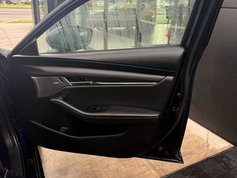 Used 2019 MAZDA MAZDA3 AWD Hatchback w/ Premium Pkg image 17