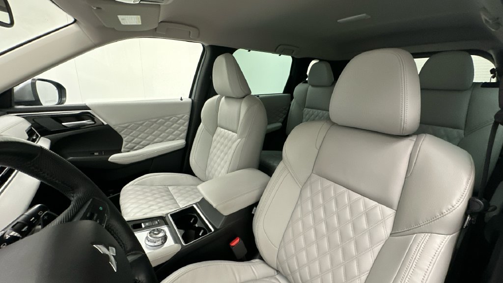 Used 2023 Mitsubishi Outlander SEL AWD/4WD image 9