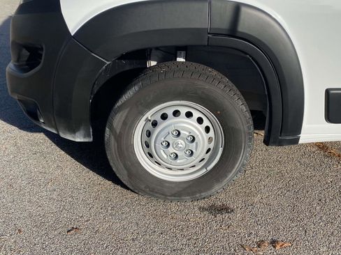 Used 2025 RAM ProMaster 2500 w/ Convenience Group image 35