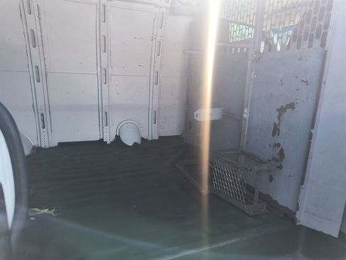 Used 2015 Chevrolet Express 2500 RWD image 21