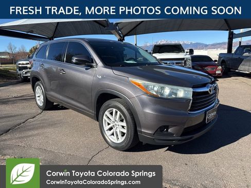Used 2015 Toyota Highlander LE image 1