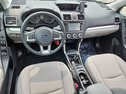 Used 2018 Subaru Forester 2.5i AWD/4WD image 10