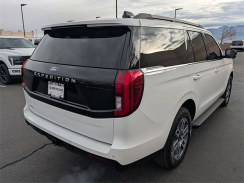 Certified 2025 Ford Expedition Active image 6