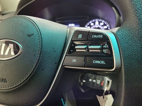 Used 2019 Kia Sorento L image 32
