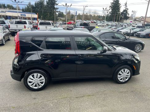 Used 2021 Kia Soul LX image 4