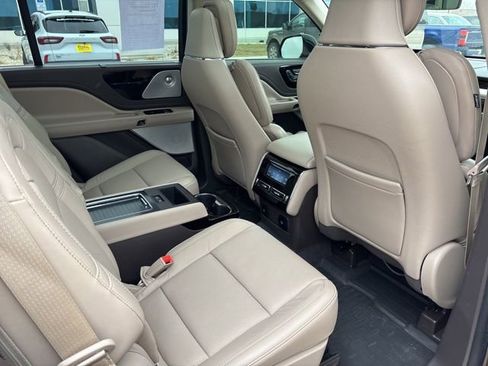 Used 2022 Lincoln Aviator Reserve w/ Equipment Group 201A image 10