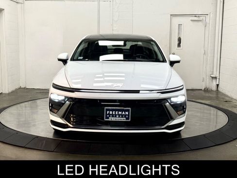 Used 2025 Hyundai Sonata Limited FWD image 3