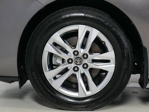 Used 2023 Toyota Sienna Limited AWD/4WD image 9
