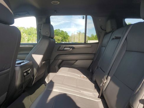 Used 2025 Chevrolet Tahoe Z71 AWD/4WD image 12