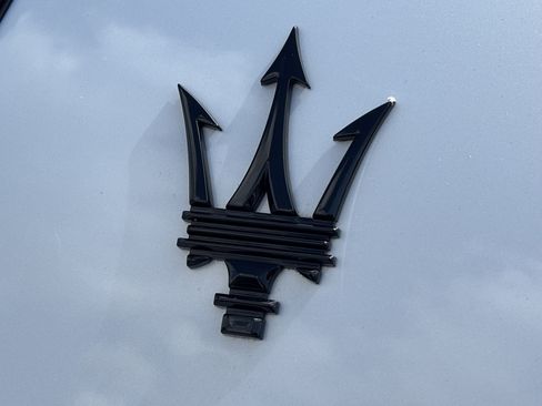 Used 2023 Maserati Grecale Modena AWD/4WD image 19