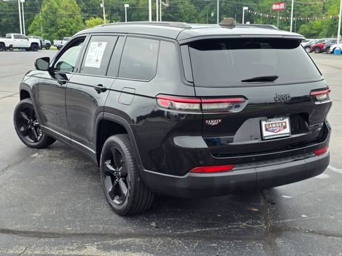 Used 2023 Jeep Grand Cherokee L Limited w/ Black Appearance Package RWD image 4