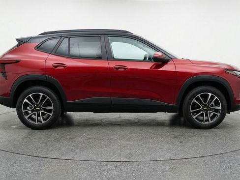 Used 2025 Chevrolet TrailBlazer LT w/ Driver Confidence Package image 11