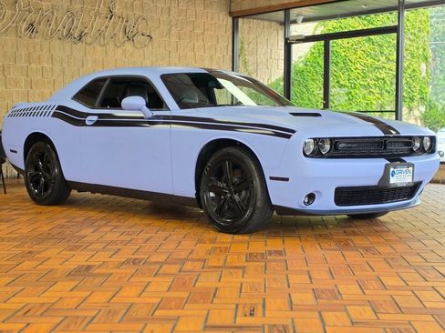 Used 2019 Dodge Challenger SXT w/ Plus Package RWD image 8