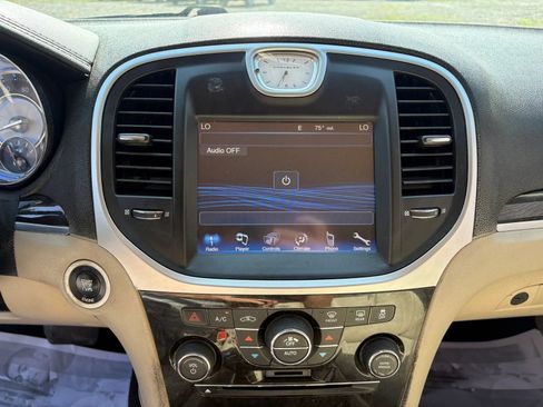 Used 2014 Chrysler 300 RWD image 13